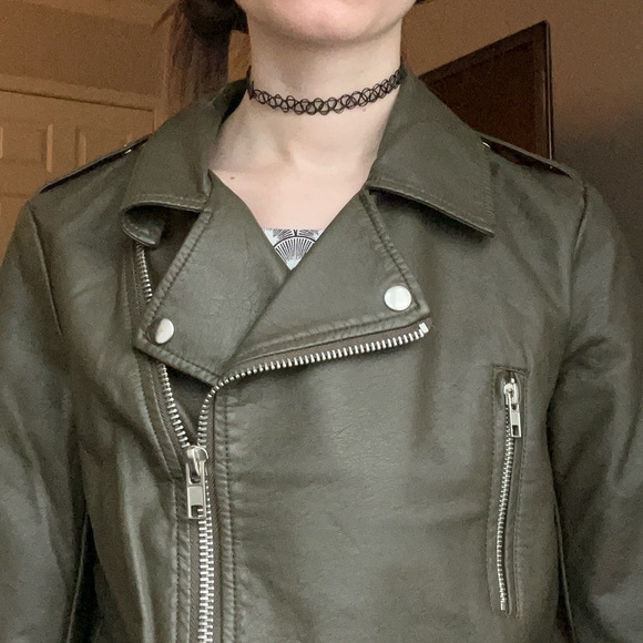 🫒 Olive Pleather Jacket - Picture 6 of 7